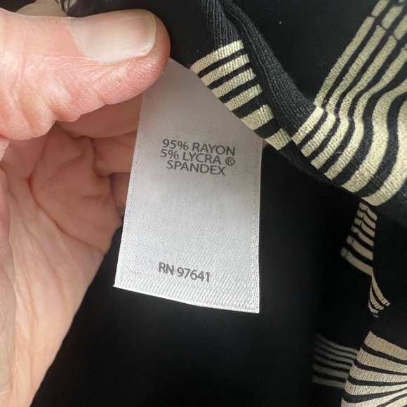 J.Jill Wearever Collection Black Beige Diagonal Stripe Batwing Sleeve Tunic Top - Picture 8 of 9